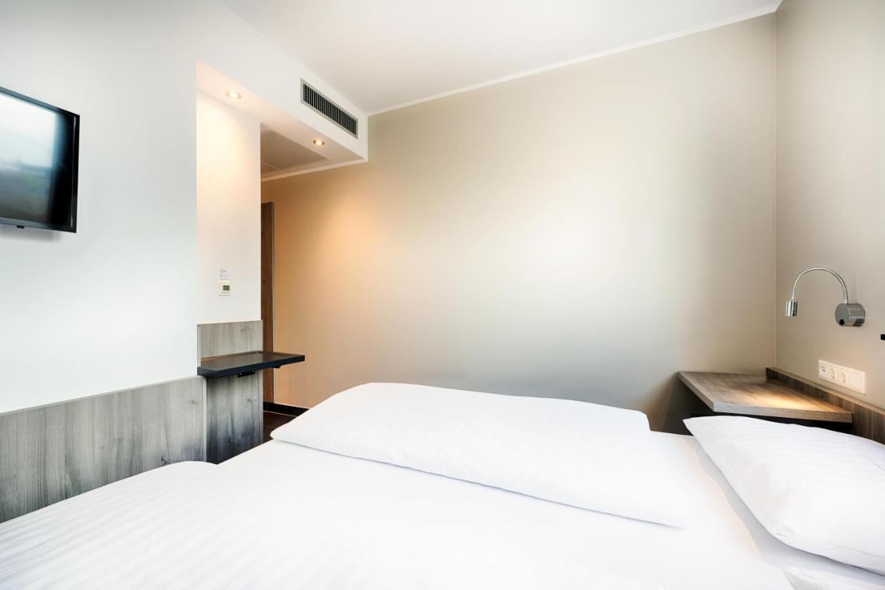 B&B Hotel Nuernberg-Plaerrer エクステリア 写真