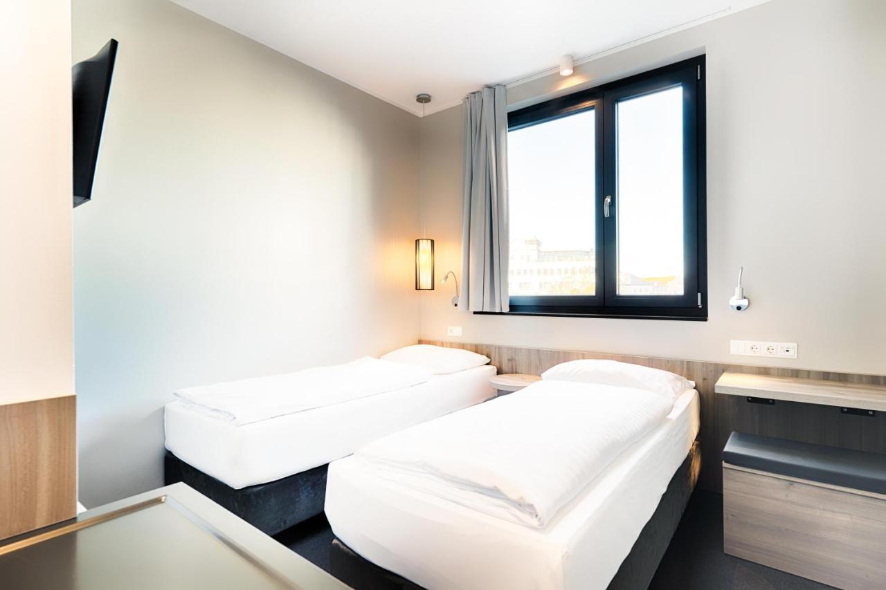 B&B Hotel Nuernberg-Plaerrer エクステリア 写真